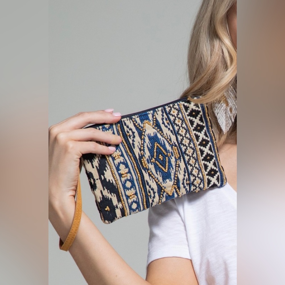 Handmade patterned clutch. - Picture 3 of 7